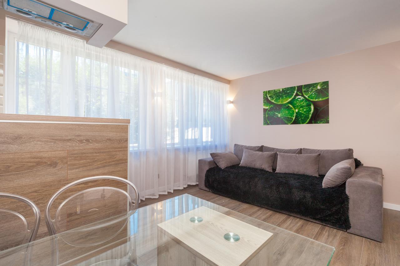 New Vip Aparts Deribasovskaia Odesa Exterior foto